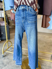 Bri Medium Wash High Rise Crop Wide Pockets&Frayed Edge Risen Denim Jeans